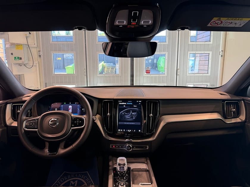 Bild 5 av Volvo XC60 T6 Plug-In Hybrid AWD Plus Dark H/K Pano 21tum Orrefors