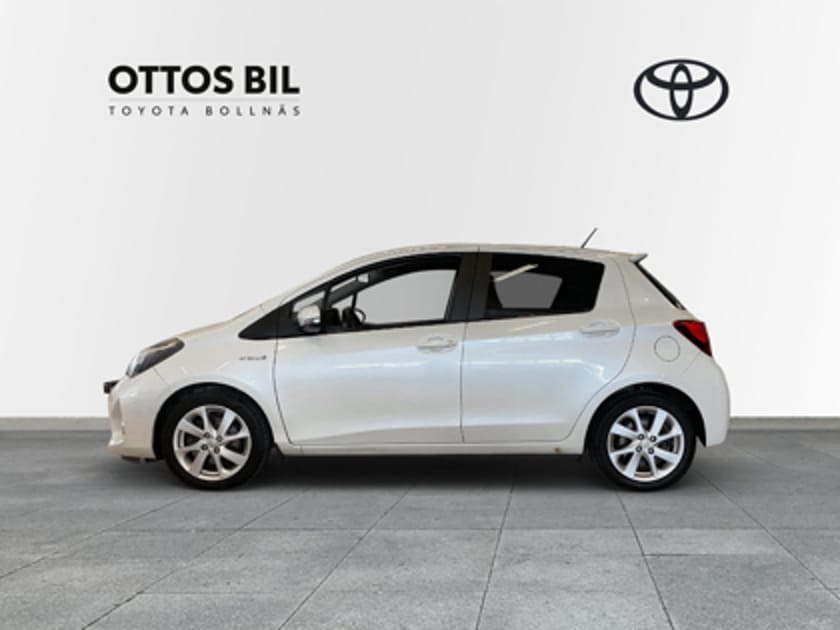 Bild 3 av Toyota Yaris Hybrid 1.5 e-CVT, 101hk - Executive / V-hjul, MoK, LED-ramp, Glastak