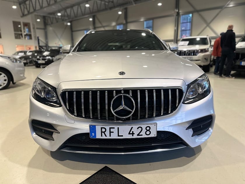 Bild 2 av Mercedes-Benz E 220 T d 9G-Tronic AMG Line / Drag Pano Burmester