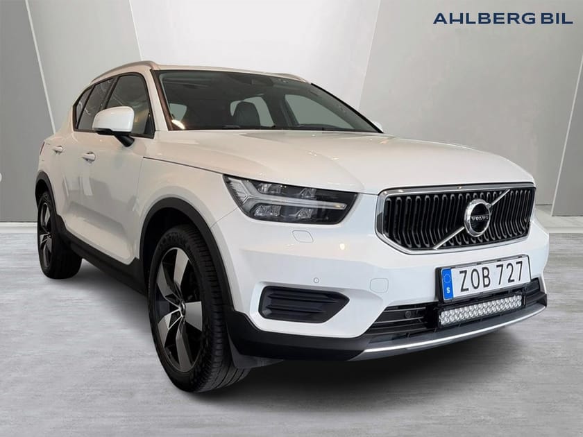 Bild 1 av Volvo XC40 T3 FWD Momentum Edition. Backkamera,  Panoramaglastak,  Rattvärme,