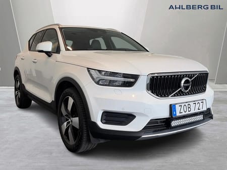 Volvo XC40 T3 FWD Momentum Edition. Backkamera,  Panoramaglastak,  Rattvärme,