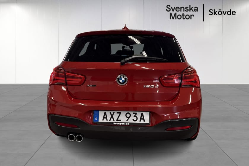 Bild 5 av BMW 120d xDrive M-Sport Automat 190hk en kombination av prestanda, komfort och utseende.