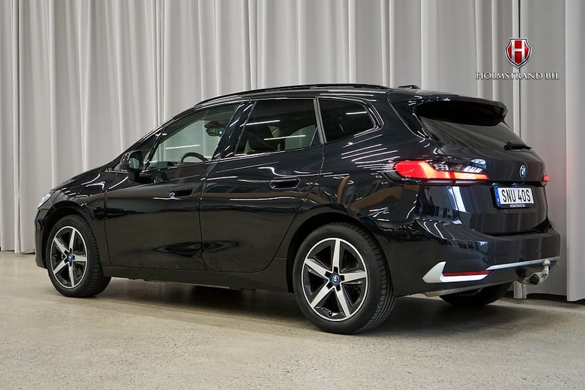 Bild 5 av BMW 225e xDrive Active Tourer Luxury Line Drag Kamera W-screen