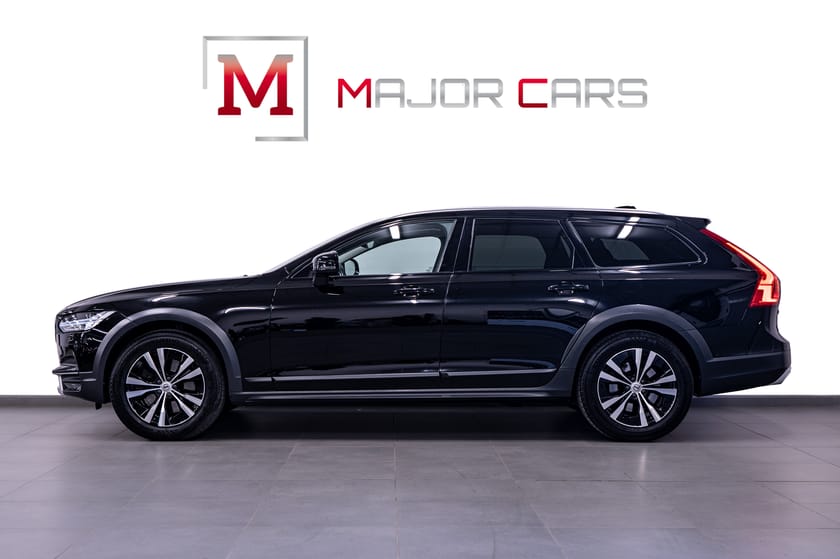 Bild 3 av Volvo V90 Cross Country D4 AWD Momentum Adv B-Kamera Keyless Värmare Carplay