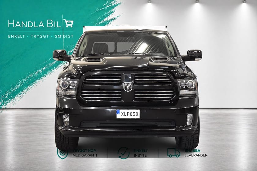 Bild 3 av RAM 1500 Crew Cab 5.7 V8 HEMI 4x4 Kåpa Alpine Skinn Rattv Moms Drag