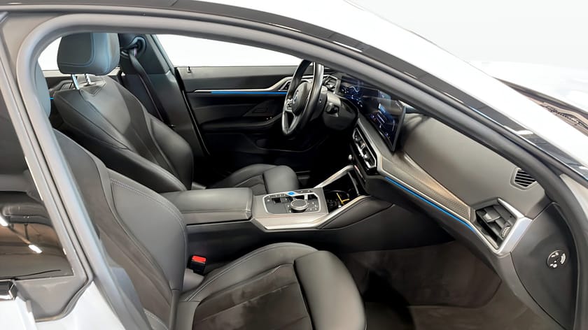 Bild 3 av BMW i4 eDrive40 Gran Coupé 340 hk M-Sport Pro Taklucka H/K Keyless Värmare