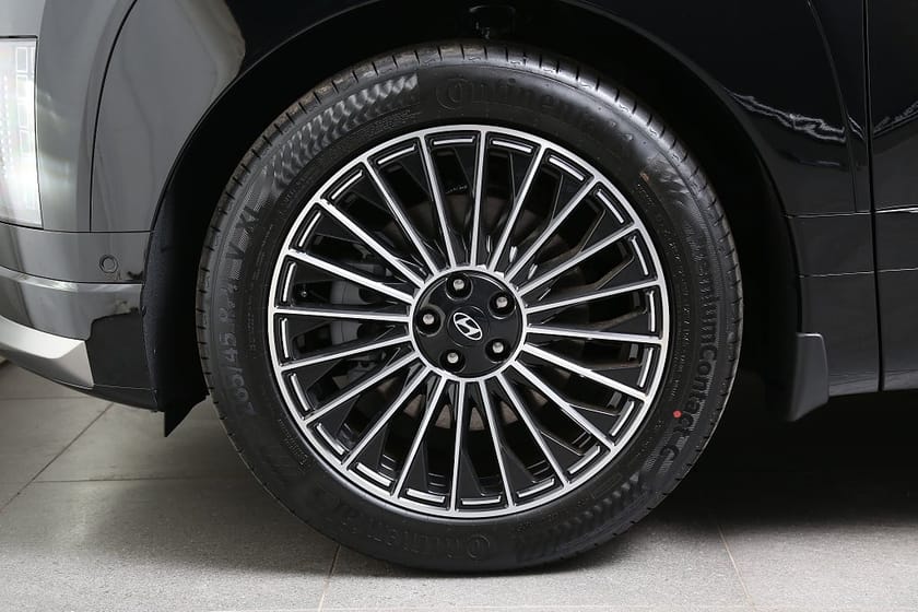 Bild 3 av Hyundai Ioniq 9 Performance AWD Calligraphy Line 110,3kWh-600km I