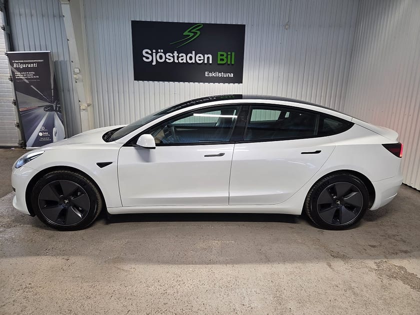 Bild 2 av Tesla Model 3 Standard Range 283 hk Dragkrok Autopilot