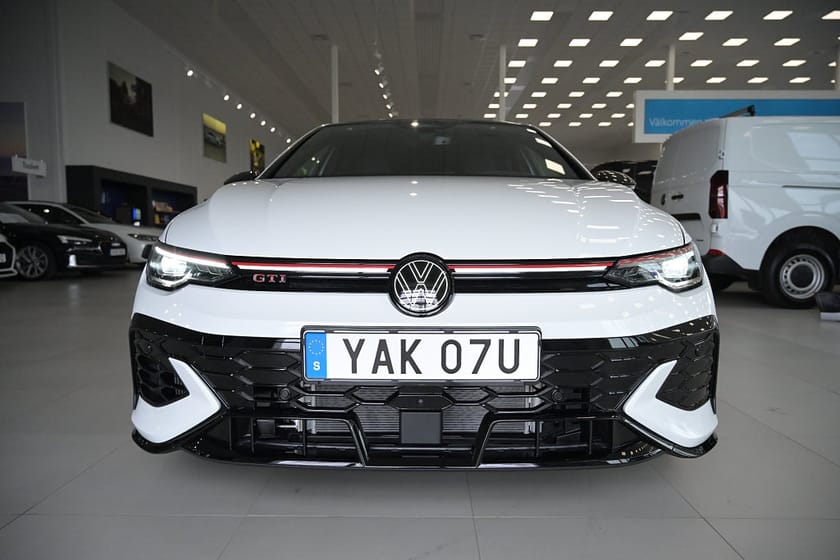 Bild 3 av Volkswagen Golf GTI Edition 50 325 hk **Performance Paket**