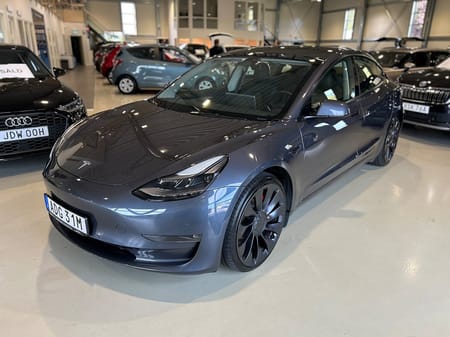 Tesla Model 3 Performance AWD 513hk / Moms