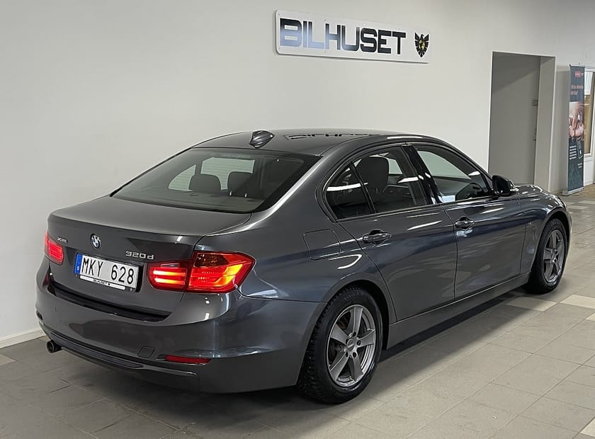Bild 3 av BMW 320d xDrive Sedan 320 AUT VÄRMARE SPORT LINE M-RATT