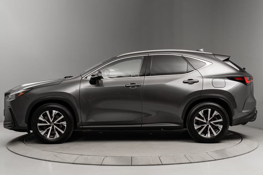 Bilde 2 av Lexus NX 450h+ Executive Tech