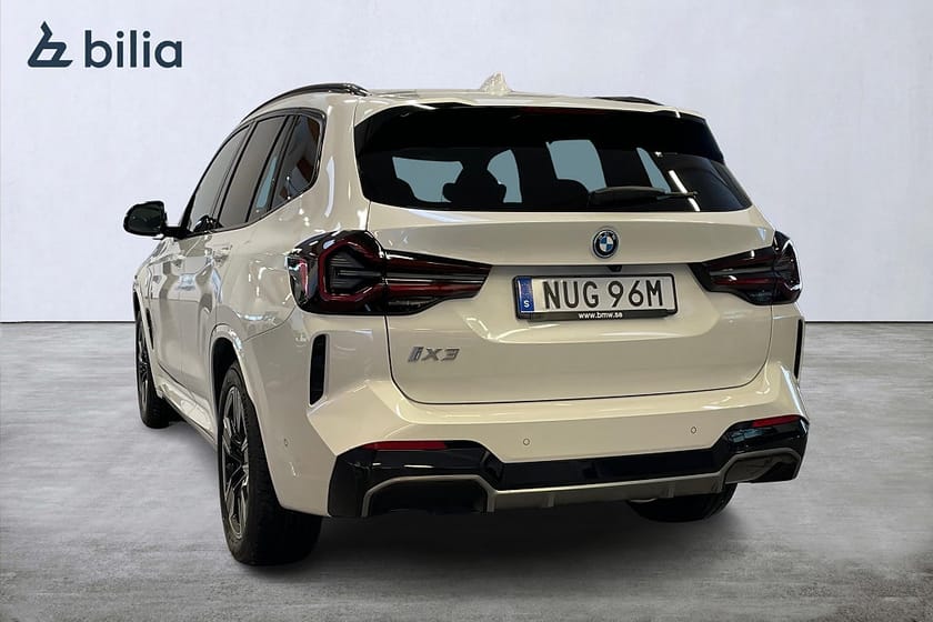 Bild 2 av BMW iX3 Charged M Sport Panorama Elstolar m. minne Kamera Drag