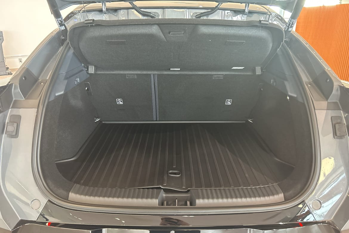 Lynk & Co 02 EV 66 kWh, 272hp, 2025