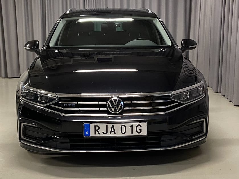 Bild 2 av Volkswagen Passat Sportscombi GTE 218hk Drag Pvärm B-Kamera