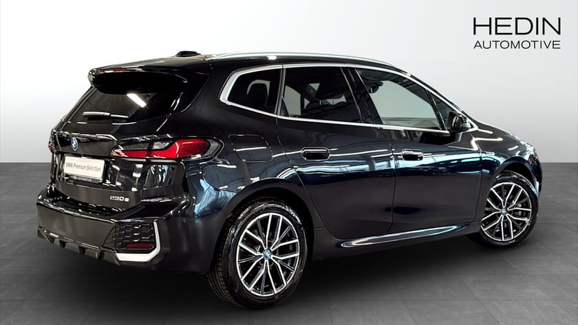 Bild 2 av BMW 230e xDrive Active Tourer Luxury Head Up H/K 360° El-Stol Värmare