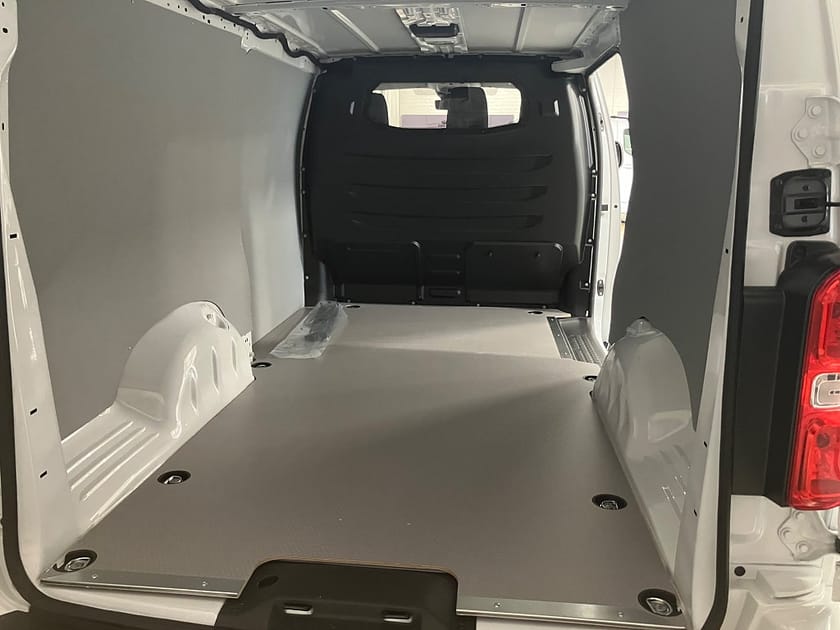 Bild 5 av Peugeot Expert L3 PLUS 2.2 BlueHDi 150hk Automat