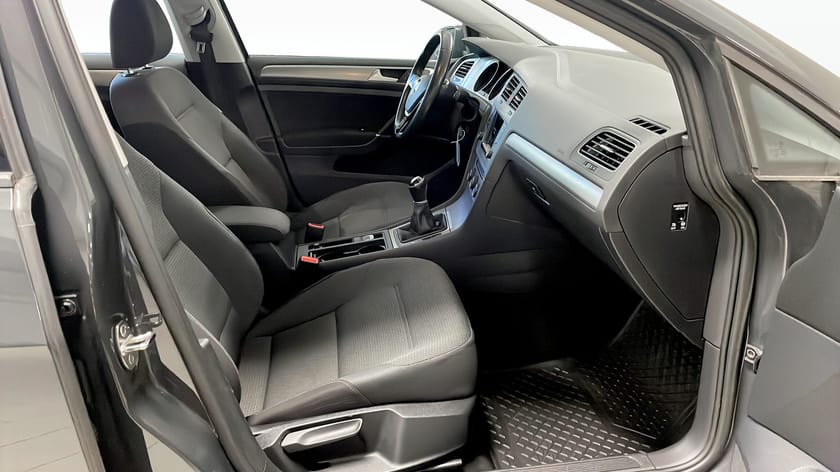 Bild 3 av Volkswagen Golf Sportscombi 1.2 TSI 110Hk /Kamera/CarPlay