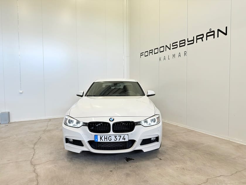 Bild 4 av BMW 330d xDrive Sedan M-Sport Shadow NaviPro Kamera Drag