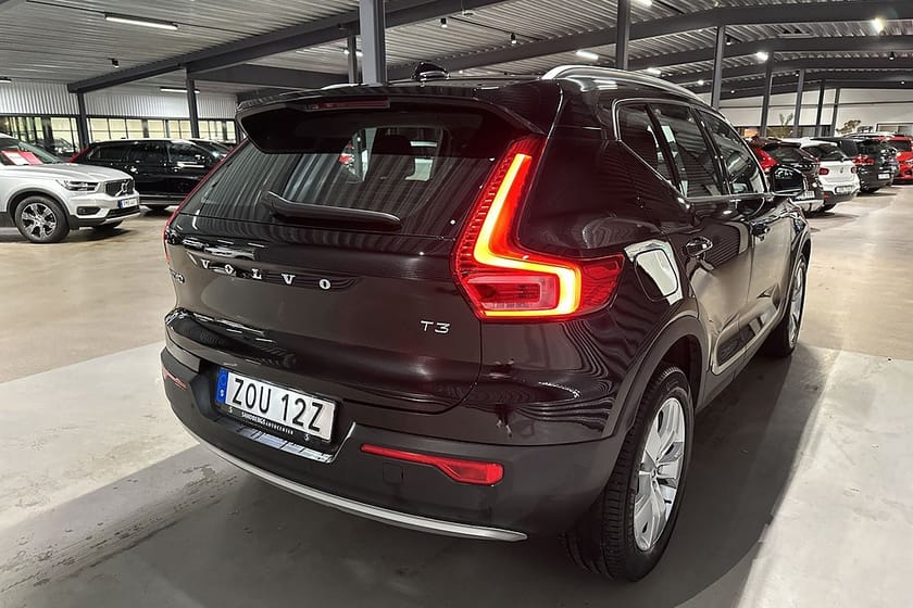 Bild 4 av Volvo XC40 T3 Momentum Backkamera Värmare Navi Keyless Eu6