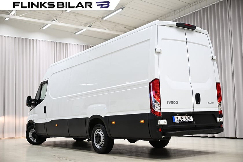 Bild 3 av Iveco Daily 35-140 Van 2.3 JTD Hi-Matic 136HK XXL-Skåp|Webasto|3.5ton-dragvikt