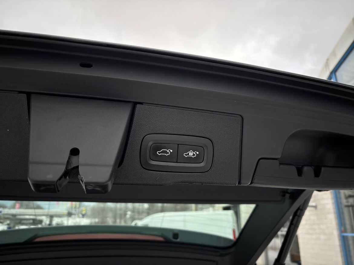 Volvo XC60 2018 - miniatyr 17