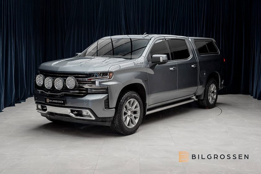 Bild 1 av Chevrolet Cheyenne Silverado High Country 6.2 V8 4WD Hydra-Matic Pano BOSE Kåpa MOMS