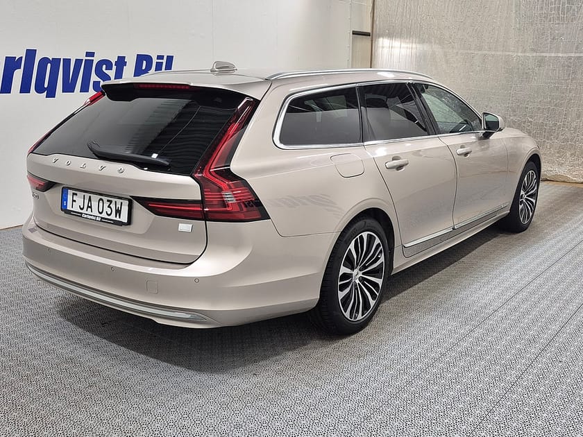 Bild 4 av Volvo V90 T6 Recharge Core Bright plug in AWD 350HK 4x4 Läder