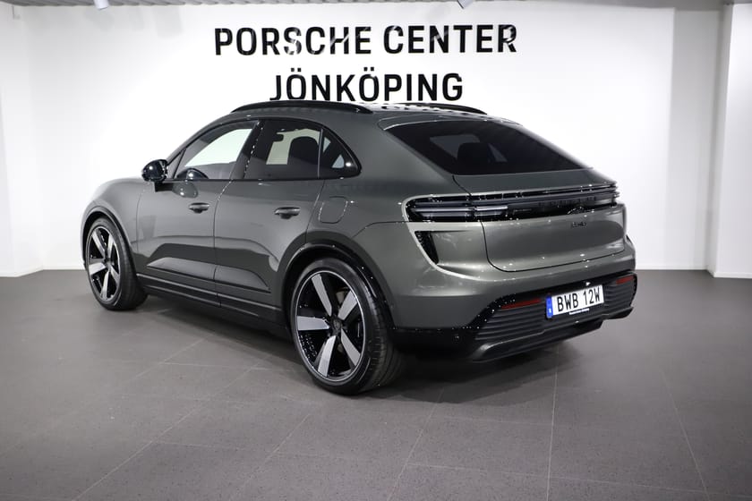 Bild 3 av Porsche Macan Turbo Electric 585 hk