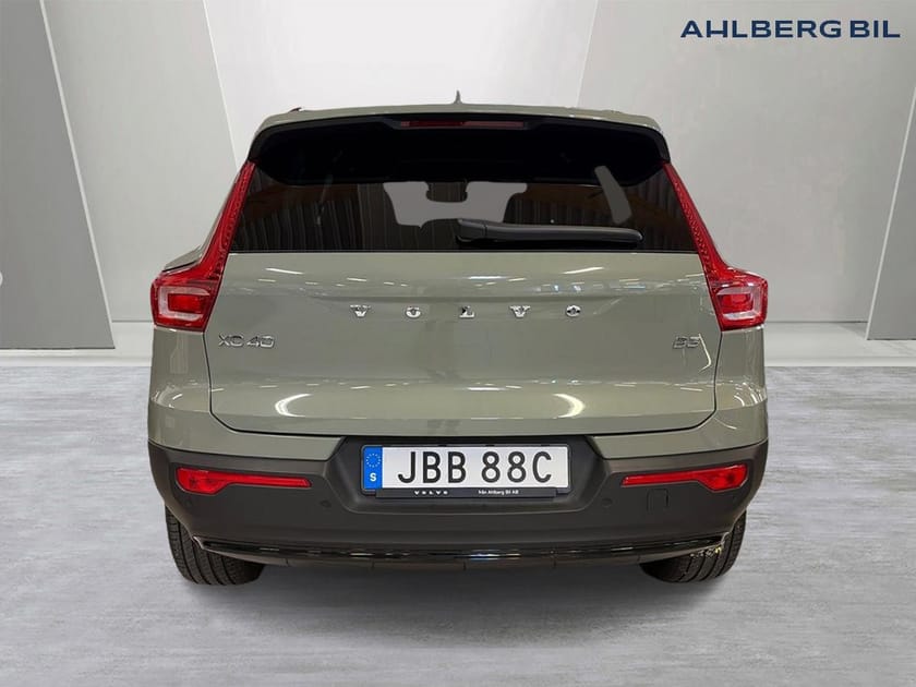 Bild 4 av Volvo XC40 B3 FWD Bensin Plus Dark, Klimatpaket, Förarstödpaket, Parkeringskamera Bak, Baklucka Elmanövrerad, Google Maps