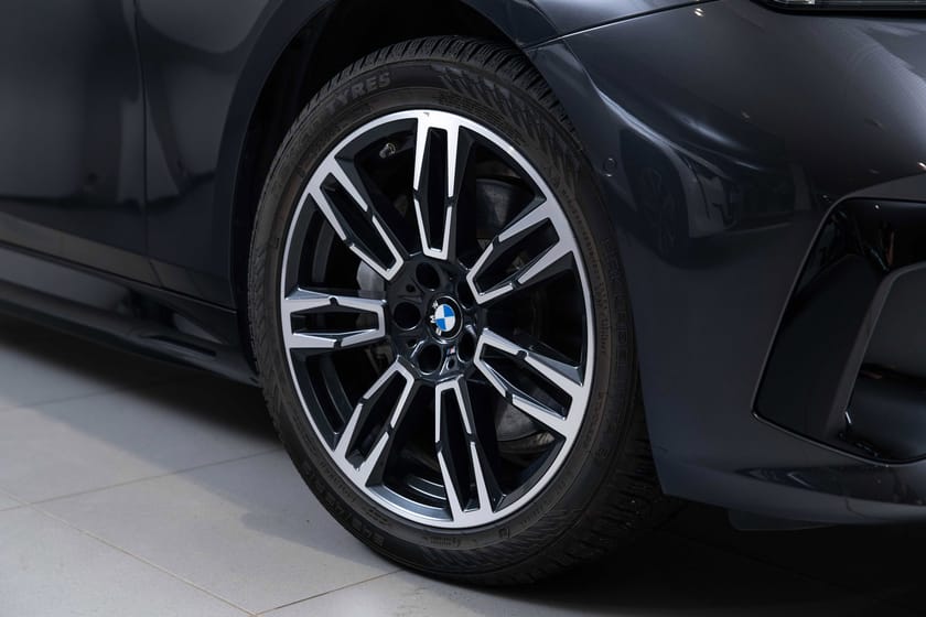 Bilde 3 av BMW i5 xDrive40 Touring 6,29% Rente - Glasstak-Krok-Skinn-Bower&Wilkins