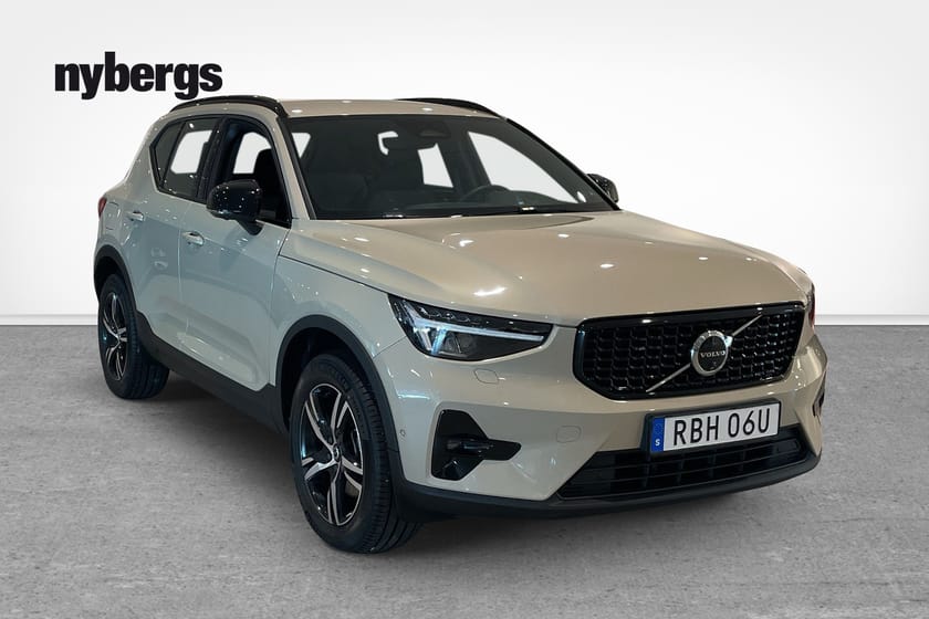Bild 1 av Volvo XC40 B3 FWD Bensin Plus Dark