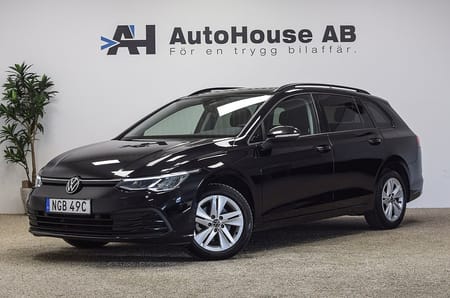 Volkswagen Golf Sportscombi 1.5 eTSI Värmare Drag Backkamera Cockpit