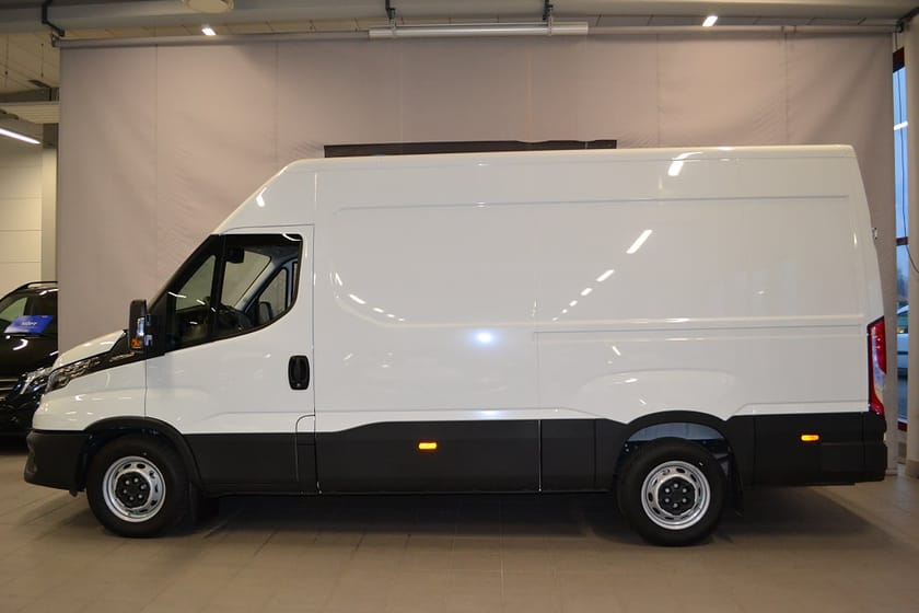 Bild 2 av Iveco Daily 35-140 Van FastLane 35S 136hk Aut Värmare 12m3 OMG Leverans