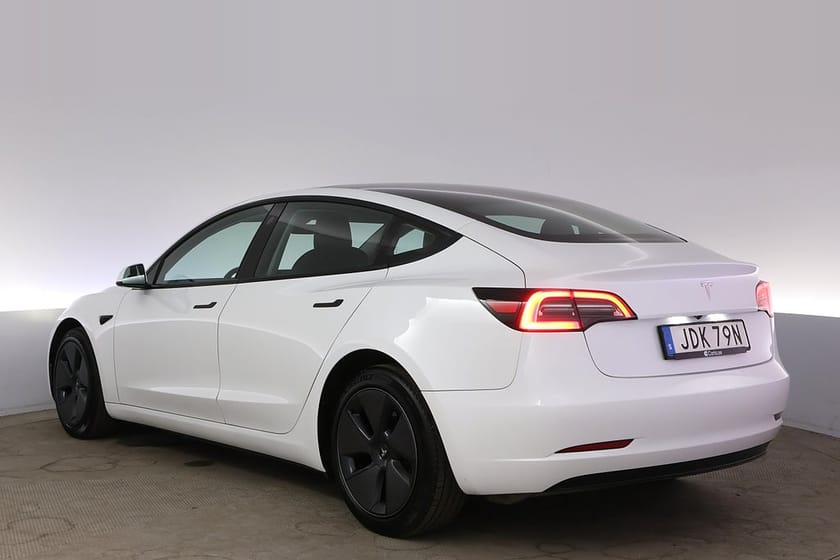 Bild 3 av Tesla Model 3 Standard Range Refresh AP Pano V-hjul