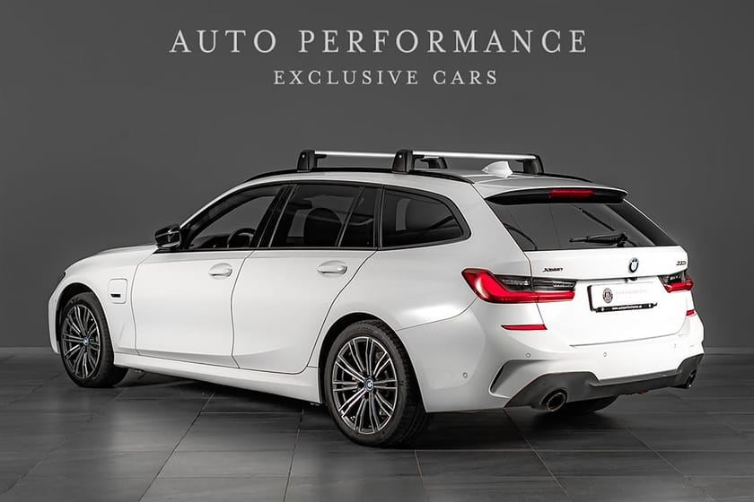 Bild 2 av BMW 330e xDrive Touring 330 M-Sport Plug-In / Hemleverans /