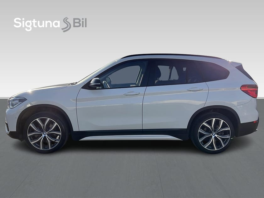 Bild 3 av BMW X1 xDrive20d 190hk / Panorama / Head-Up / Backkamera