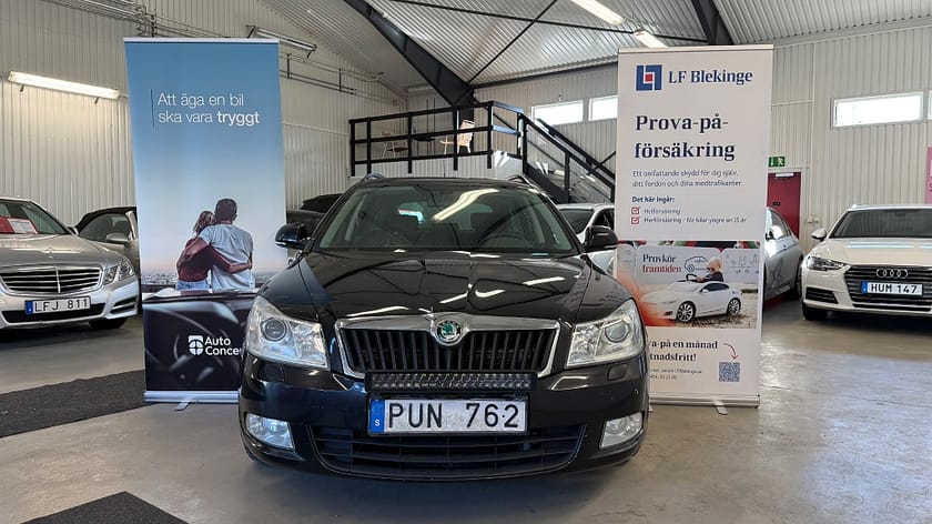 Bild 3 av Škoda Octavia Kombi Skoda 2.0 TDI DPF DSG, 140hk Elegance, Drag, Nyservad