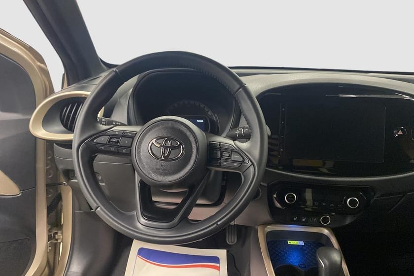 Bild 2 av Toyota Aygo X 1,0 S-CVT PULSE | Vinterhjul