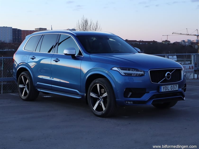 Bild 2 av Volvo XC90 D5 AWD R Design HeadUp 7-sits S/V-hjul GPS