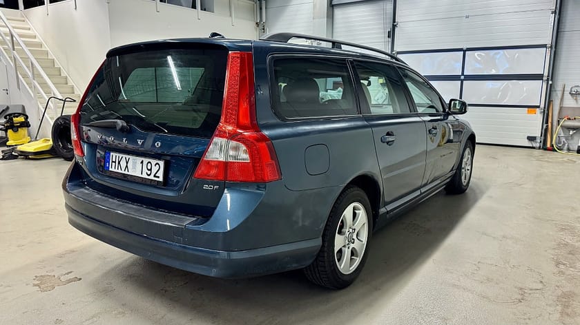 Bild 3 av Volvo V70 2,0F 145 Momentum / RTI /
