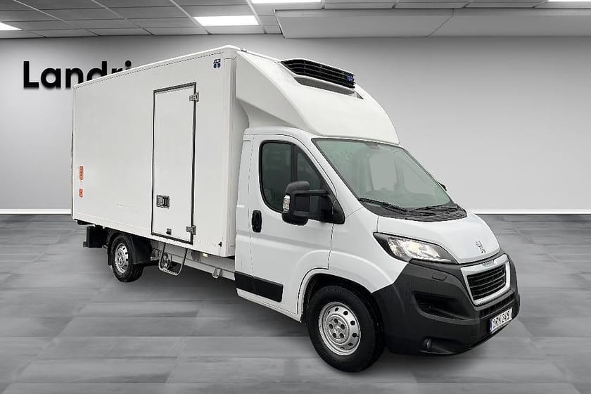 Bild 3 av Peugeot Boxer Chassi Cab 2.2 CDI 165HK Volymskåp med Lyft / KYLBIL