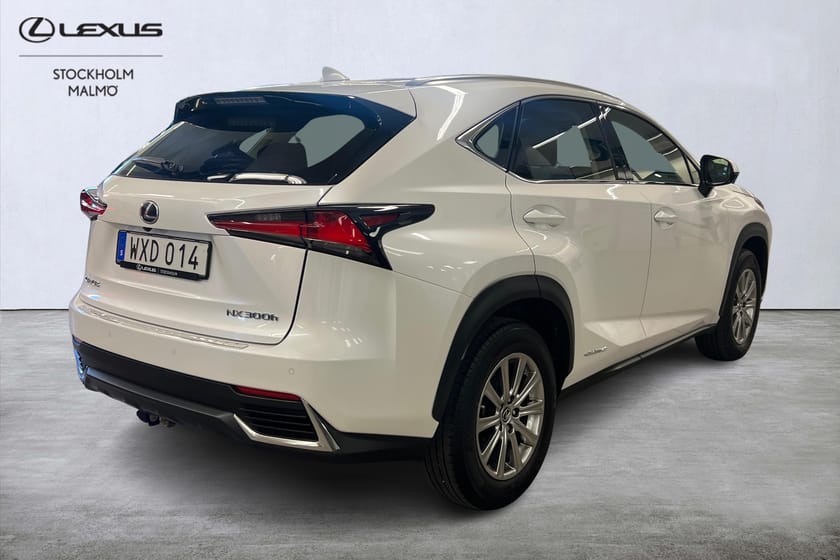 Bild 5 av Lexus NX 300h AWD Business 197hk Drag Navi Keyless B-kamera