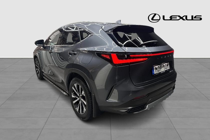 Bild 2 av Lexus NX 450h+ EXECUTIVE TEKNIKPAKET DRAG V-HJUL