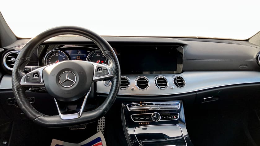 Bild 4 av Mercedes-Benz E 220 T d 4MATIC KOMBI