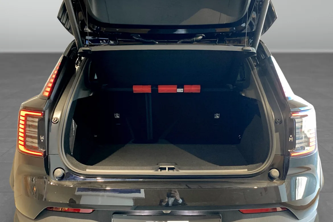 Volvo EX30 Cross Country Twin Motor Performance