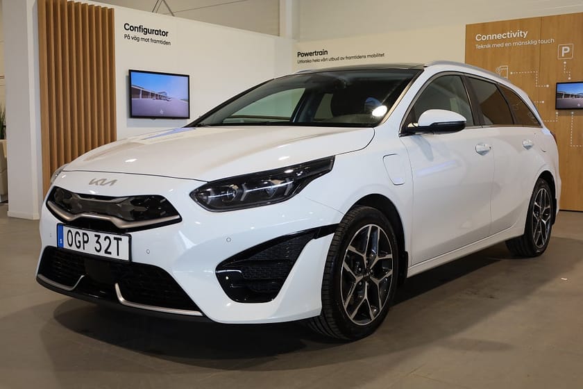 Bild 1 av Kia Ceed Sportswagon Plug-in Hybrid Advance Plus 2 Pano Navi