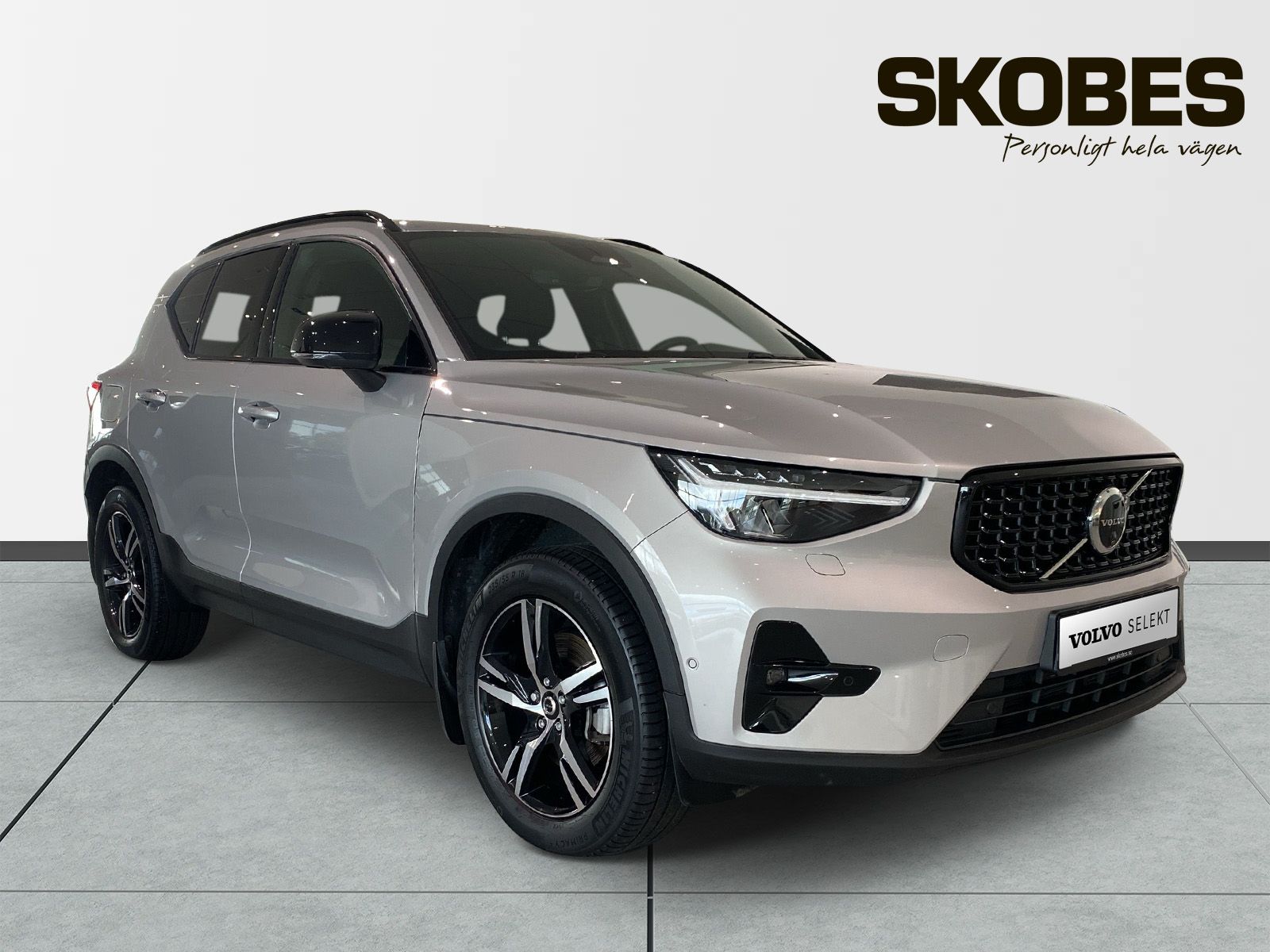 Volvo XC40 B3 FWD Bensin Plus Dark 360-Kamera, Drag
