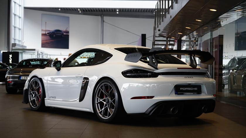 Bild 2 av Porsche 718 Cayman GT4 RS Weissach package