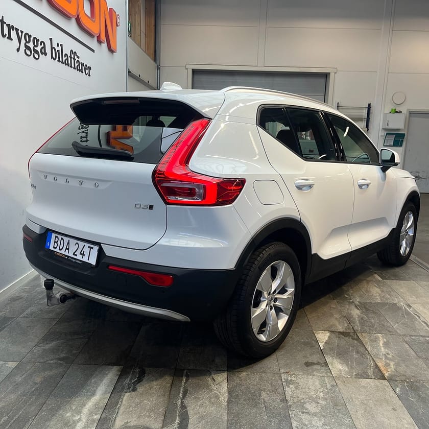 Bild 4 av Volvo XC40 D3 AWD Aut Momentum Värmare Drag VOC